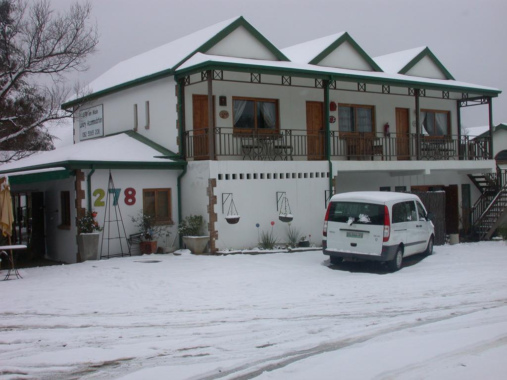 278 On Main Clarens Exterior foto