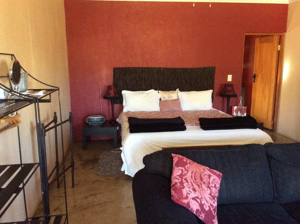 278 On Main Clarens Quarto foto