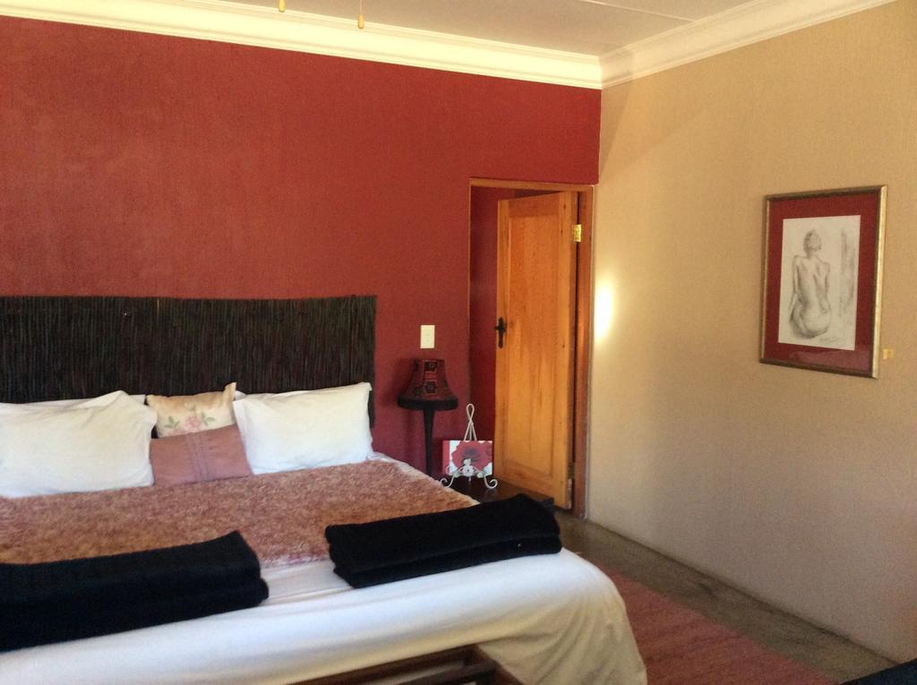 278 On Main Clarens Quarto foto
