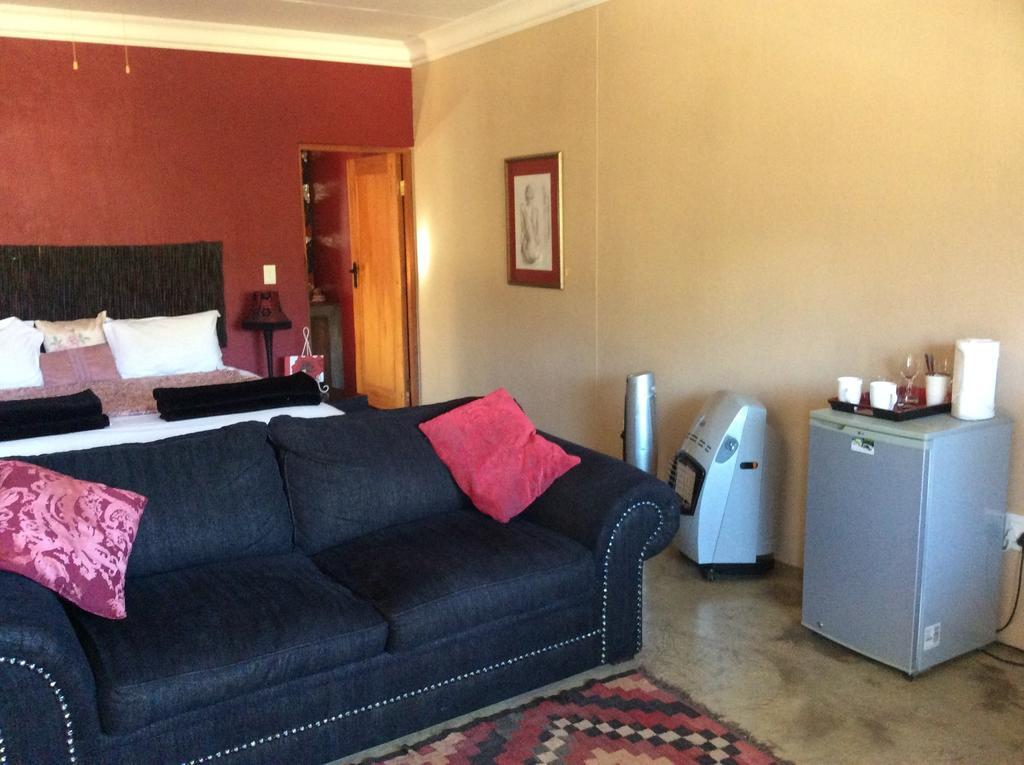 278 On Main Clarens Quarto foto