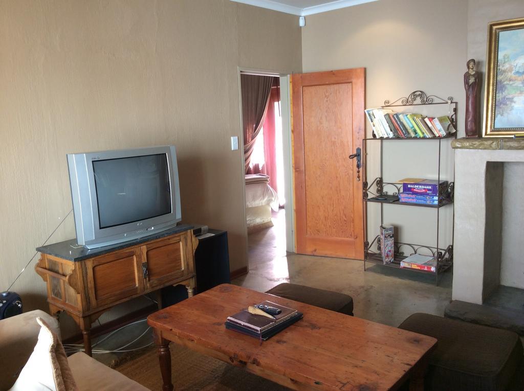 278 On Main Clarens Quarto foto