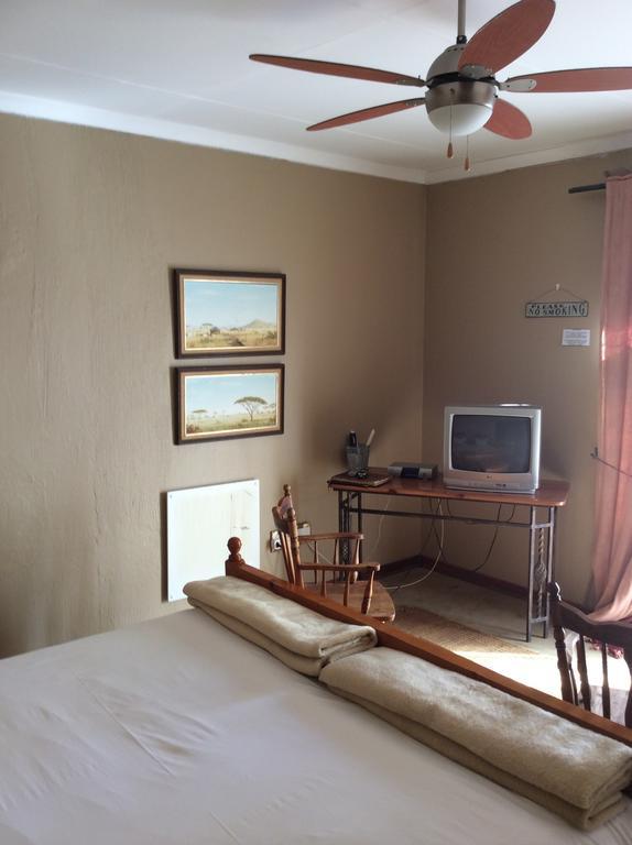 278 On Main Clarens Quarto foto